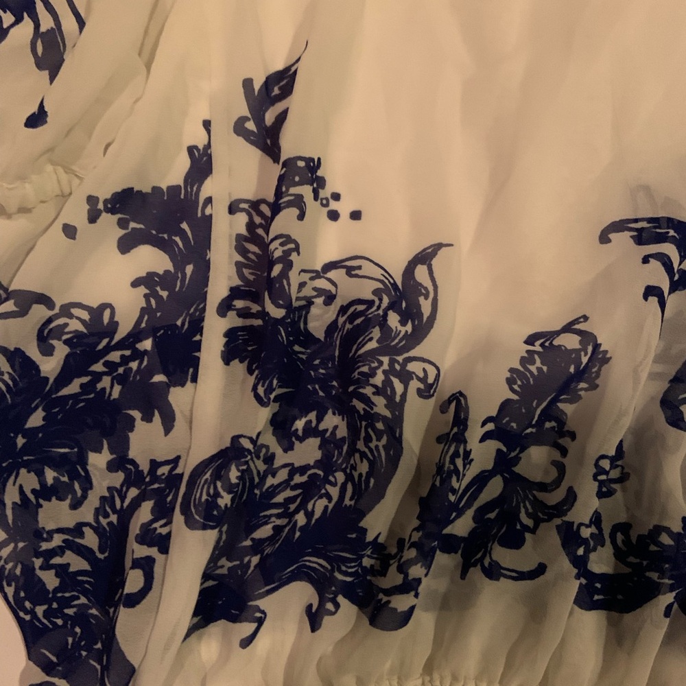 INC International Concepts White & Blue Flowy Blouse Pullover Size 10 Oversized - Picture 3 of 9